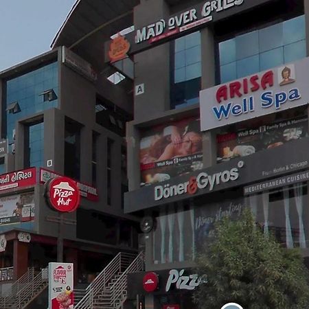 Hotel Royal Relax Gandhinagar Kültér fotó